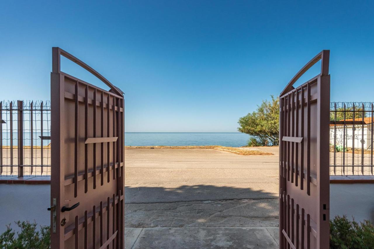 La Casa Davanti Al Mare กวาร์ตู ซานเตเลนา ภายนอก รูปภาพ